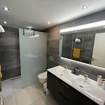 Afrika Con Jacuzzi Feriehus