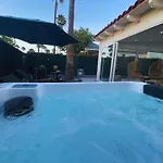 Afrika Con Jacuzzi Feriehus *