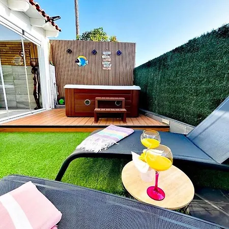 Holiday home Afrika Con Jacuzzi *