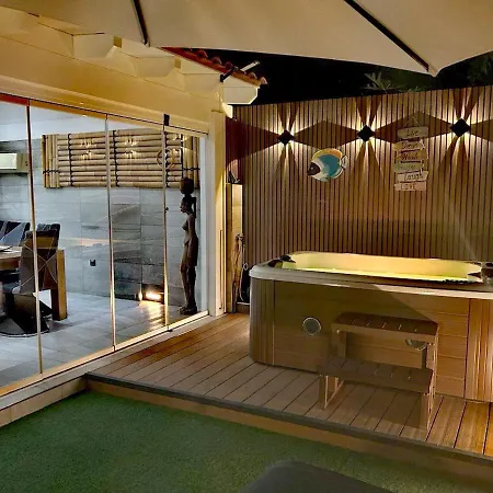 Afrika Con Jacuzzi