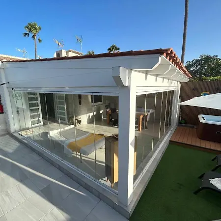 Holiday home Afrika Con Jacuzzi *