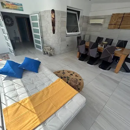 Afrika Con Jacuzzi Holiday home *