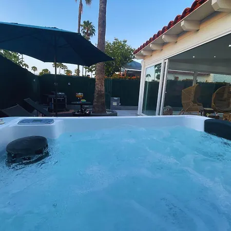 Afrika Con Jacuzzi 펜션 *