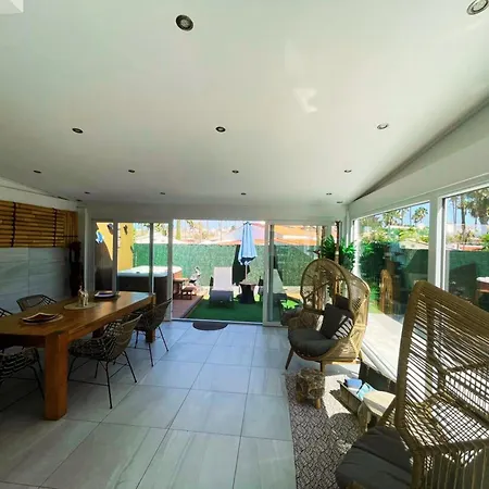 Сasa de vacaciones Afrika Con Jacuzzi *